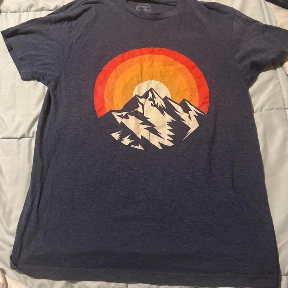 Blue Mountain Graphic T-Shirt